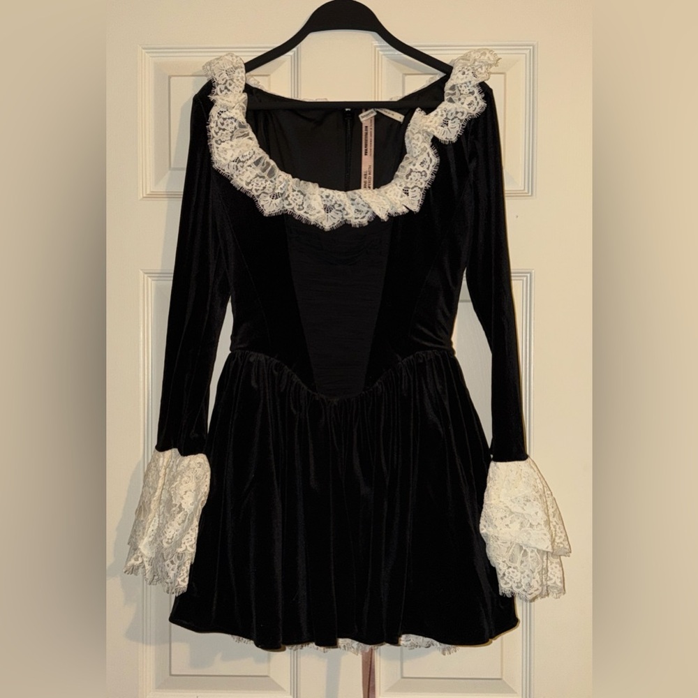 House of CB Czarina Black velvet lace trimmed mini dress - Picture 8 of 16